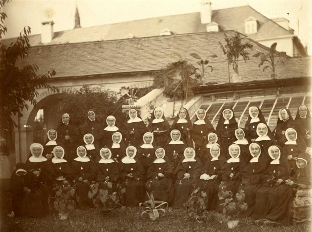 La communauté du Saint-Coeur autour de Mère Marie Claire, 1894